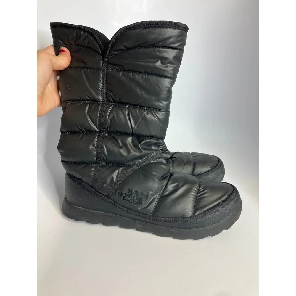 The North Face black amore ll boots quilted puffer pull on women's size 9 winter